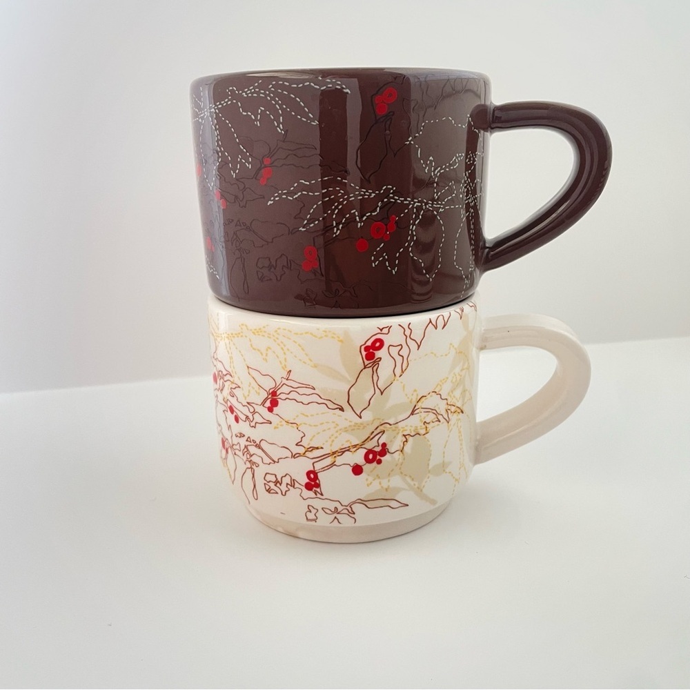 Starbucks 2009 Ceramic Stackable Mugs Cup Coffee Bean Plant Berries Design 10 OZ